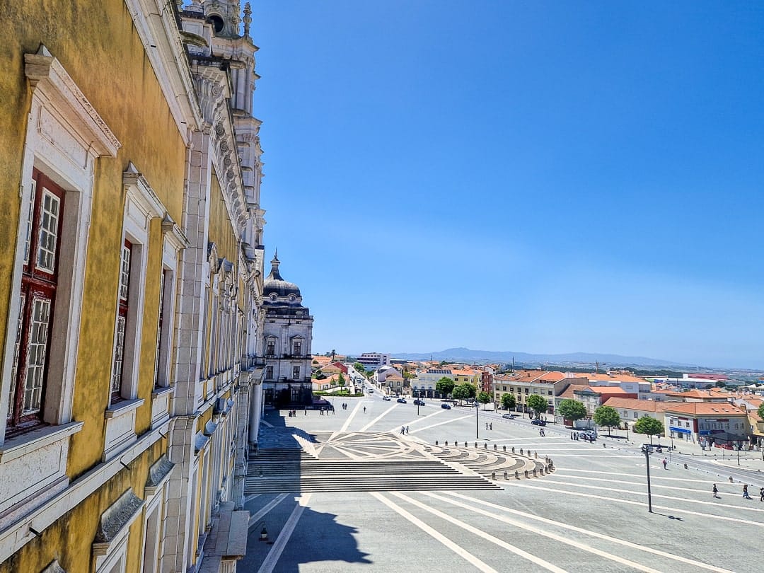 Square in front of Palácio Nacional de Mafra