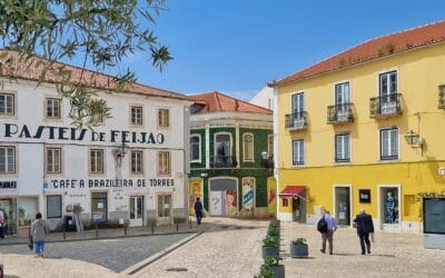 Strolling through the old town of Torres Vedras